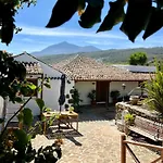 La Paredita Casa Abona El Tanque